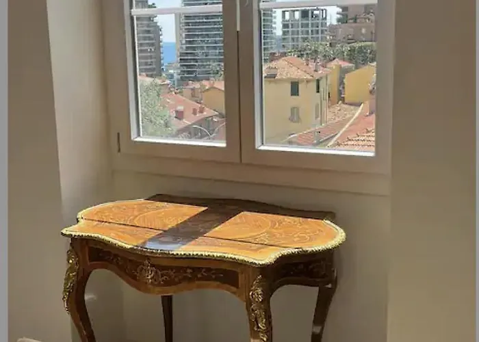 Aux Portes De La Principaute