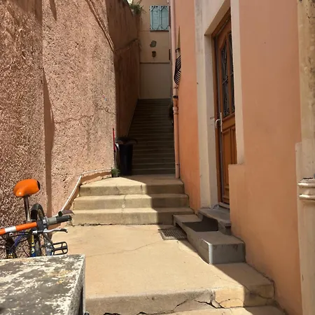 Aux Portes De La Principaute